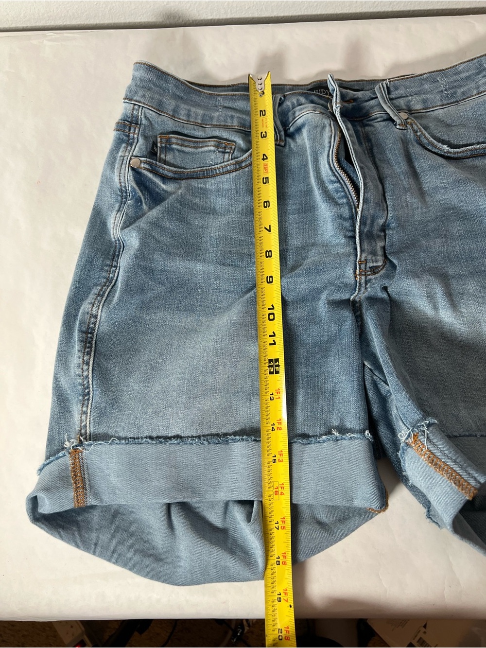 Judy Blue 1X Light Wash Denim Jean Shorts‎ - Picture 5 of 6